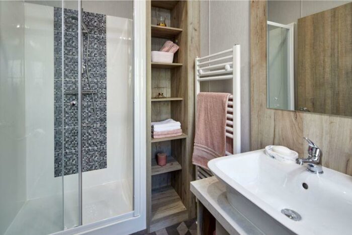 Fir-Tree-Bathroom-Clumber-700x467